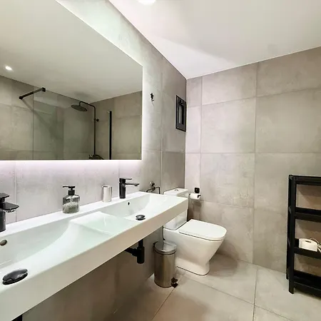 Principado Front The شقة