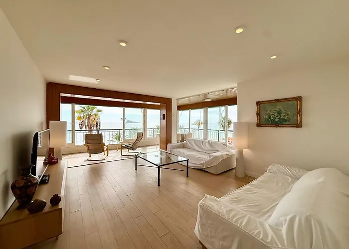 Principado Front The Lejlighed