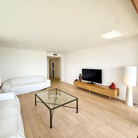 Principado Front The Apartment Benidorm